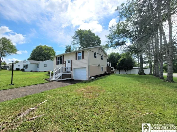 243 Connecticut Ave, Jamestown, NY 14701