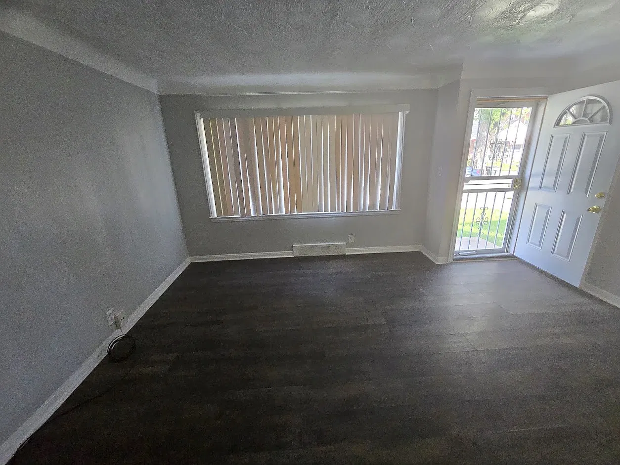 3 bed, 1.5 bath, 936 sqft, $1,500 — Photo 3