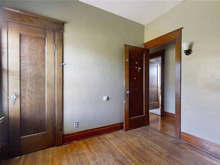 425 Johnson St — Photo 11