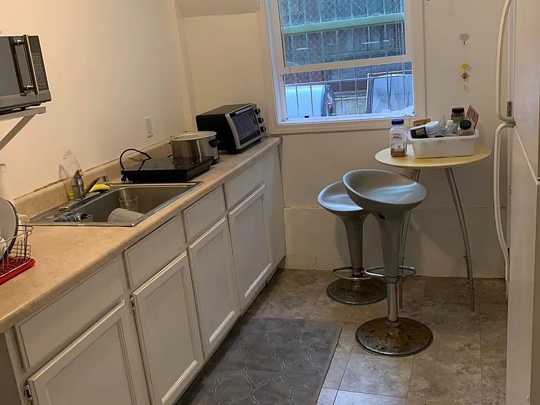 620 Victoria St — Photo 6