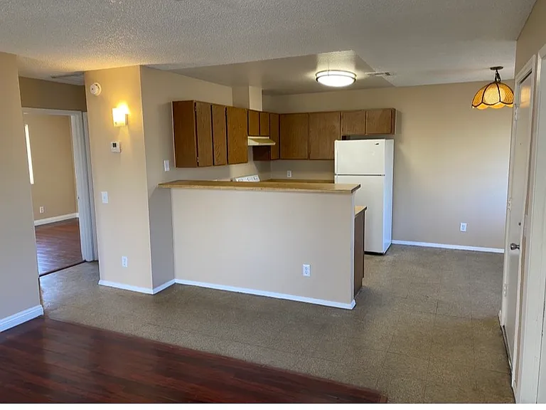 2756 Jennydiane Dr #D — Photo 3