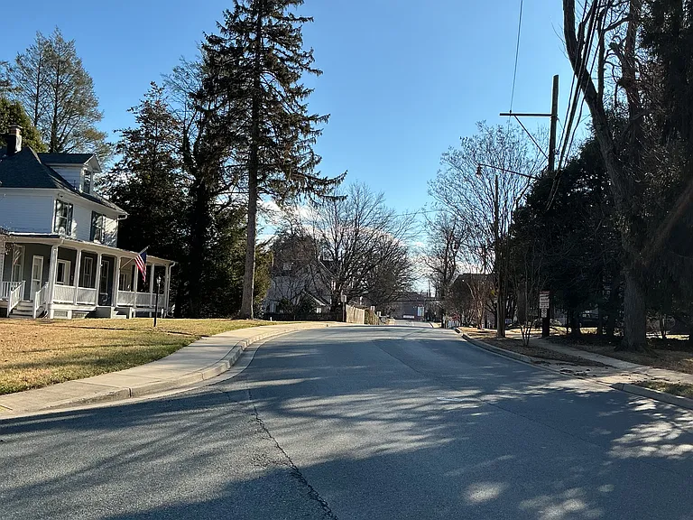 105 Russell Ave — Photo 31