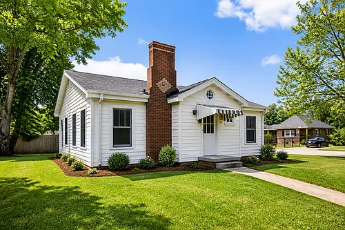 200 E Blue Ridge Dr Photo 1