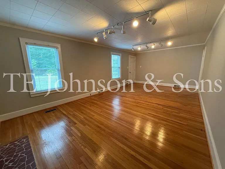 5535 Robinhood Rd — Photo 5