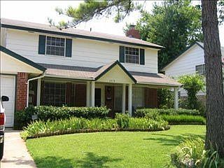 1st image of 2919 Woodview Dr