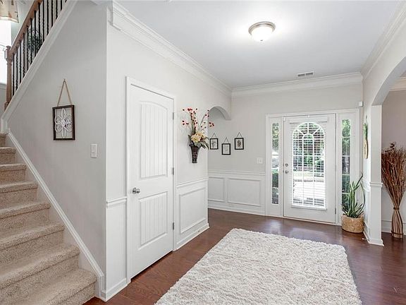 5th image of 418 Parkstone Dr
