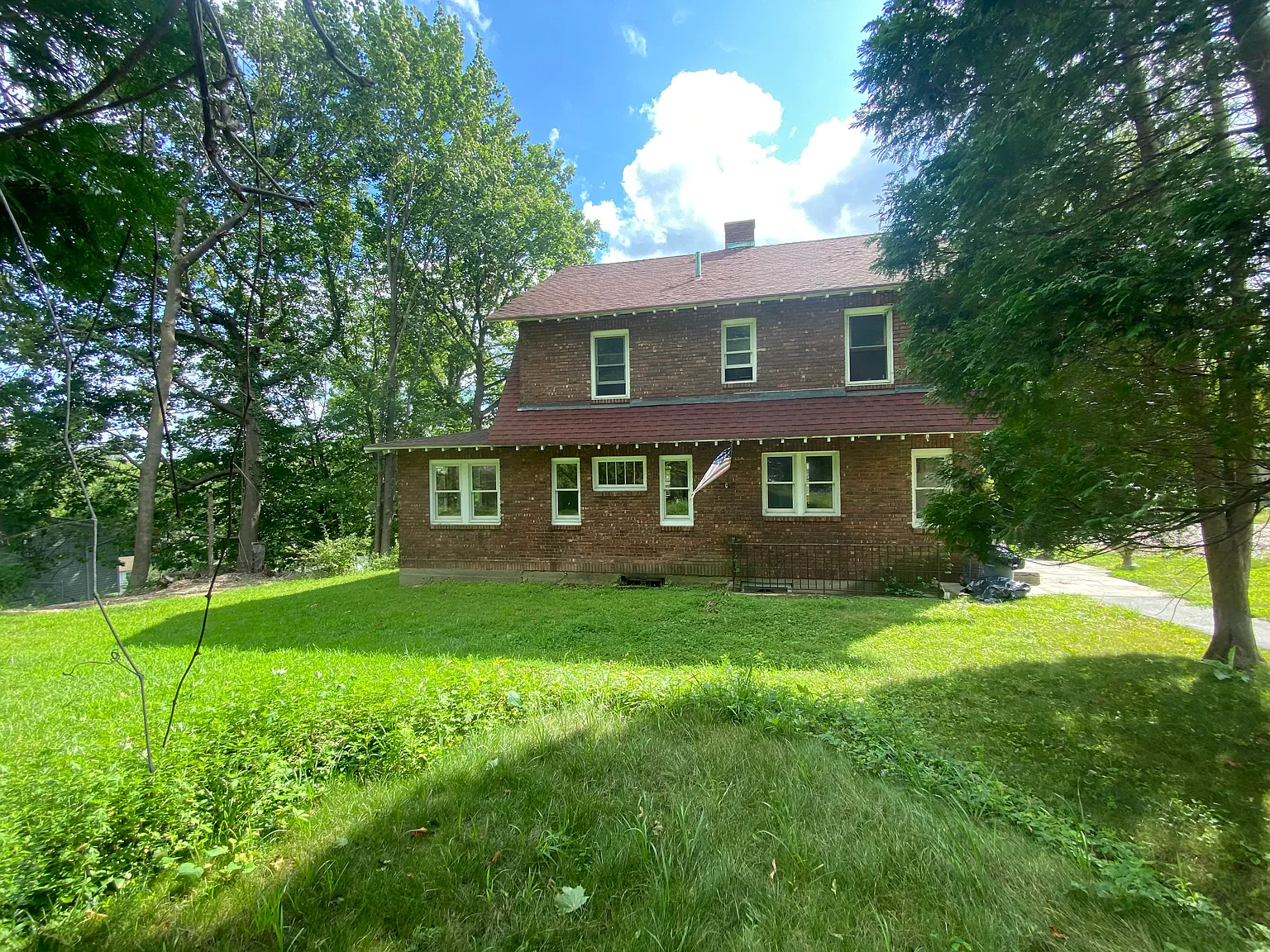 72 N Liberty Dr — Photo 1