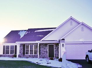 37 Loganberry Ct, Womelsdorf, PA 19567