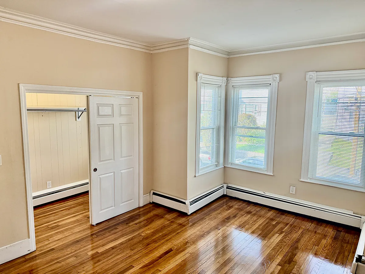 Building Photo - 292 Washington Ave #2L