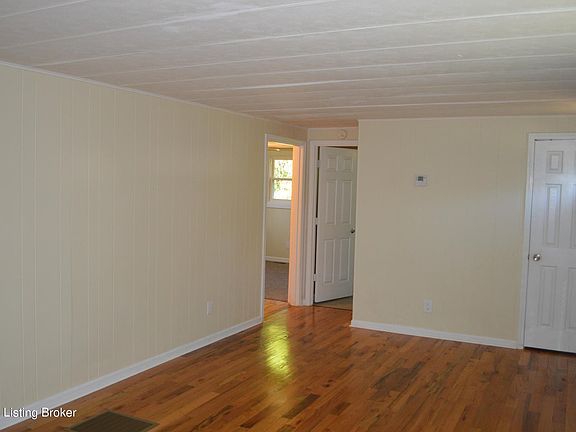 5th image of 409 Lagrange Rd