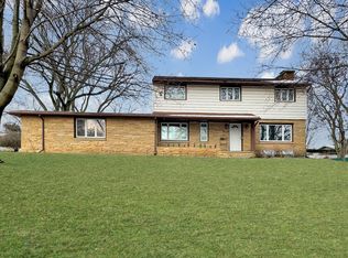 1352 W Empire St, Freeport, IL 61032