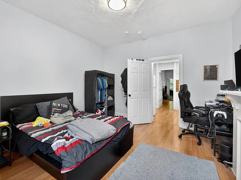 1109 Washington St #6 — Photo 2