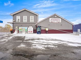 9202 Ridge Rd, Middleport, NY 14105