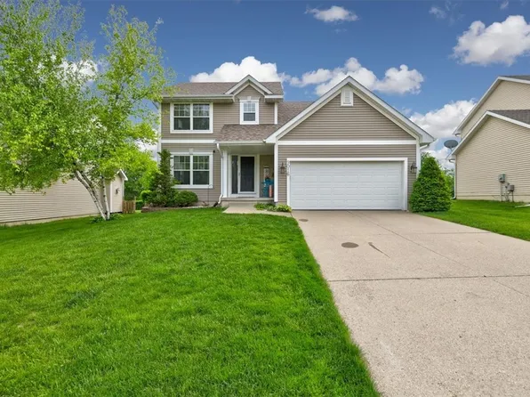 9016 Cowden Dr, Johnston, IA 50131