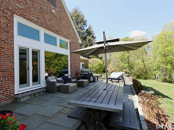 3rd image of 68 Bloomer Road