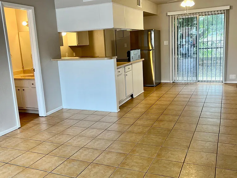 1076 Linde St — Photo 7