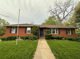 8838 Sleepy Hollow Rd, Kansas City, MO 64114