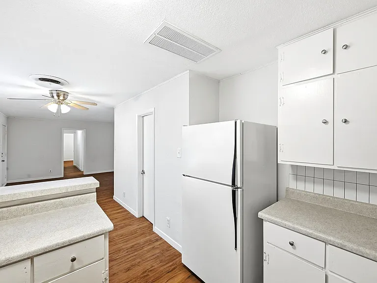 8204 Exmoor Dr #B — Photo 15