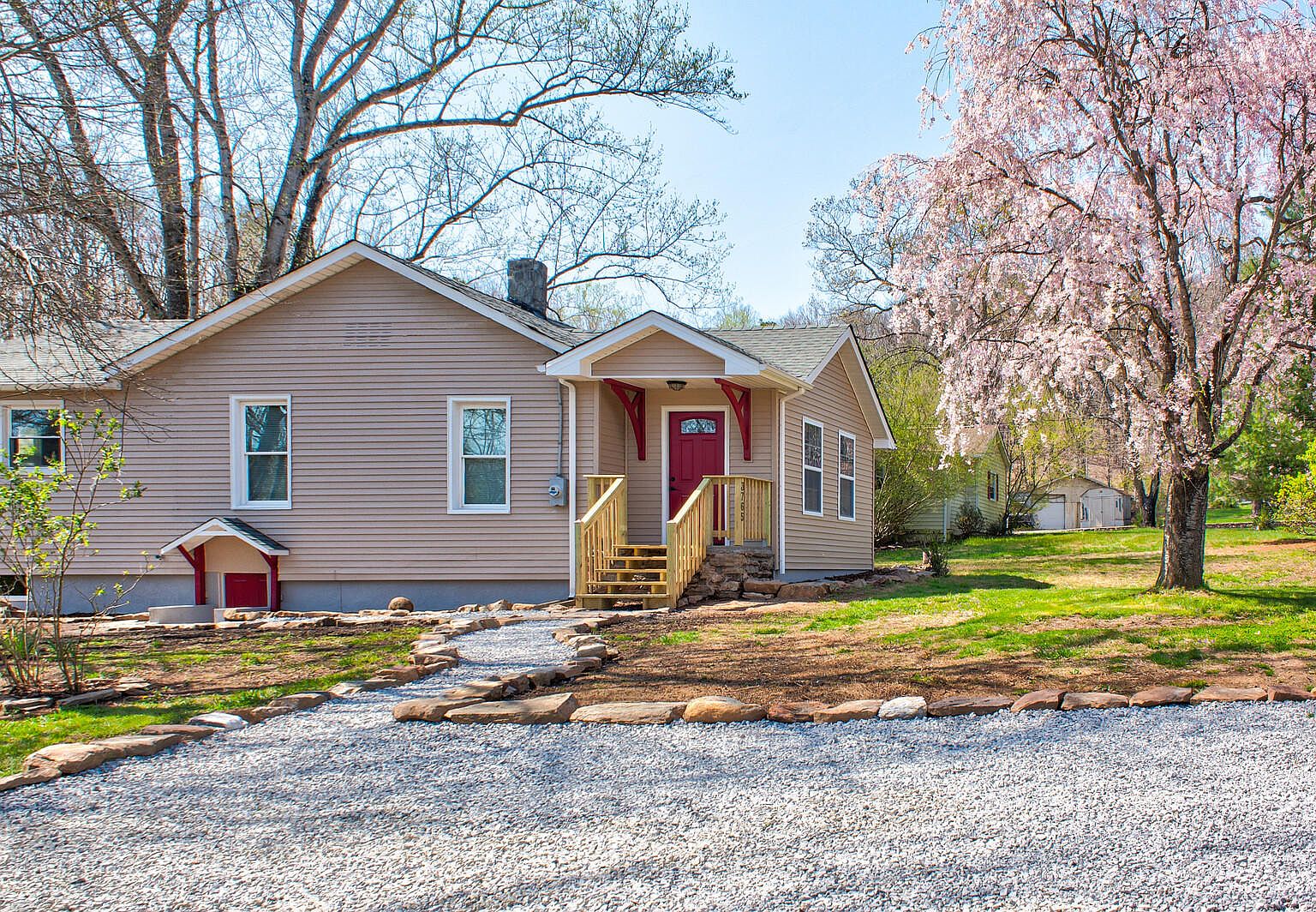 3765 Rutrough Rd Roanoke Va 24014 Zillow