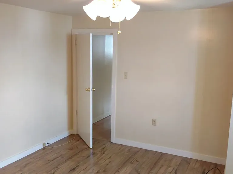 110 S Main St — Photo 10