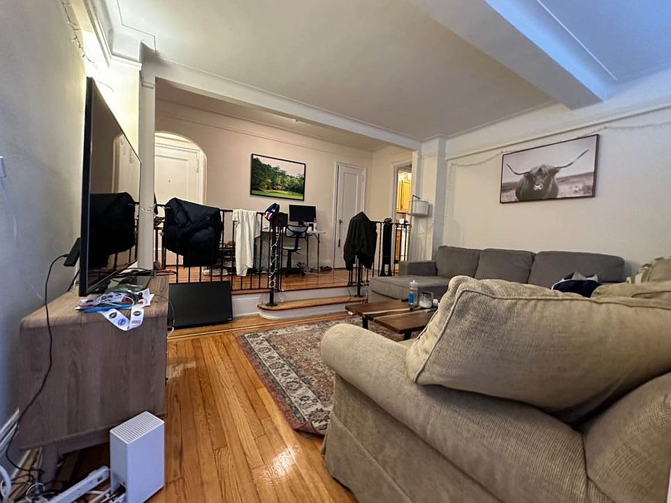 1st image of 310 E 55th St APT 10F