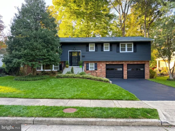 8314 Epinard Ct, Annandale, VA 22003