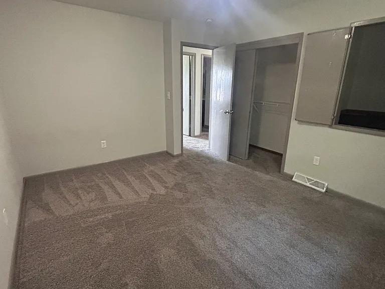 2411 SE 17th St — Photo 5
