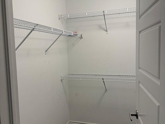 4th image of 210 Keppel Cir