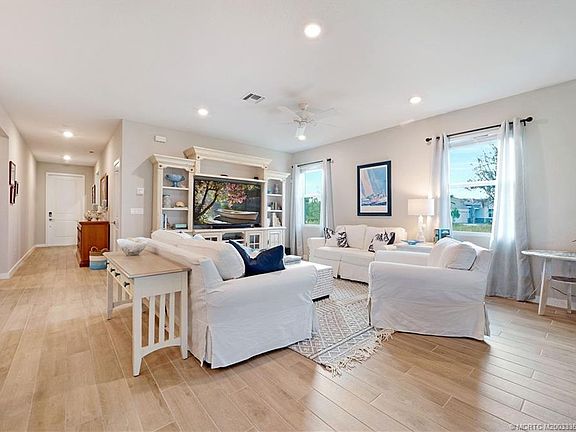5th image of 1800 NW Golden Oak Trl