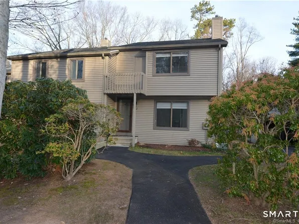 12 Hitching Post Ln #12, Glastonbury, CT 06033