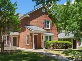 9404 S Vicksburg Park Ct, Charlotte, NC 28210