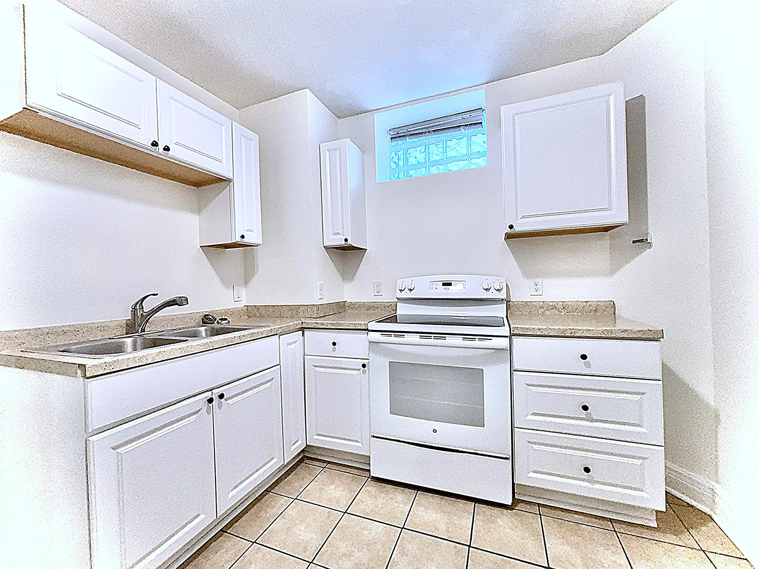1 bed, 700 sqft, $1,150 — Photo 3