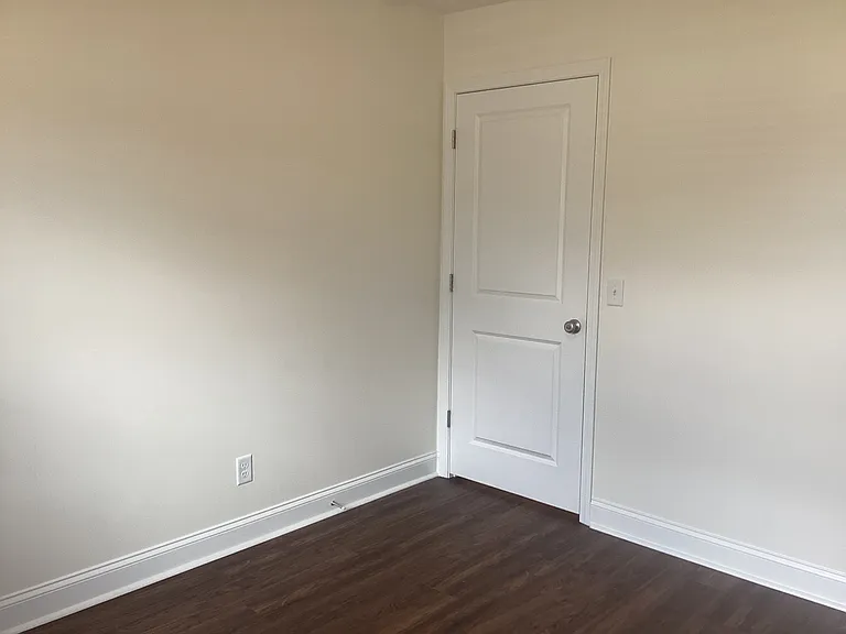 601 E Lionel Rd — Photo 20