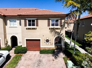 8905 SW 221st Ter, Cutler Bay, FL 33190