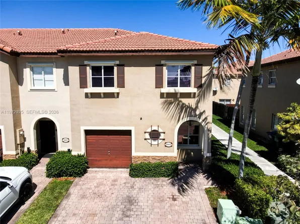8905 SW 221st Ter, Cutler Bay, FL 33190