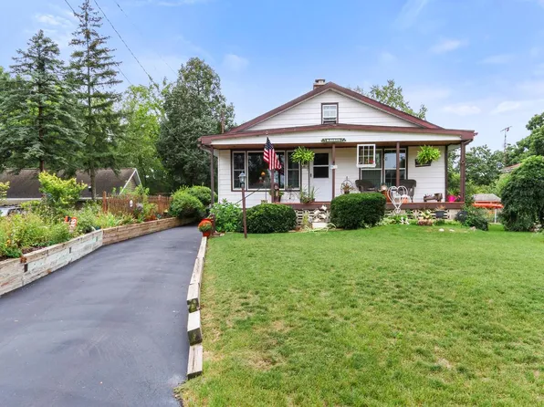 33727 South Lakeshore DRIVE, Burlington, WI 53105