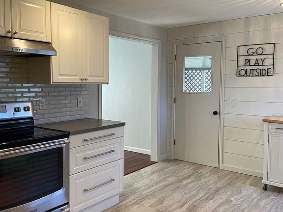 4th image of 7022 W Arrowhead Ave