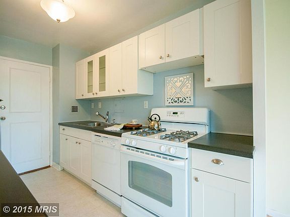 5th image of 6641 Wakefield Dr APT 215