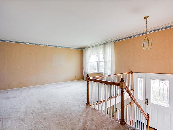 4th image of 4633 Tauneybrook Dr
