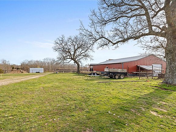 2nd image of 660 Pendergraft Rd