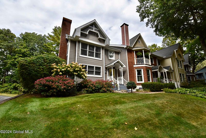 2nd image of 38 Sicada Street