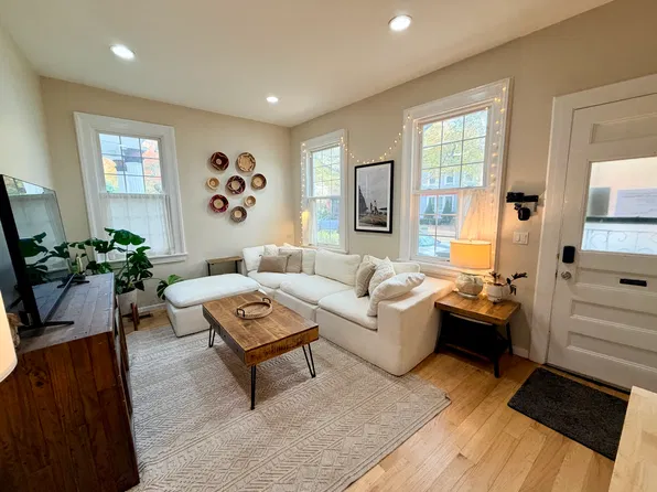 10 Edwards St #1, New Haven, CT 06511