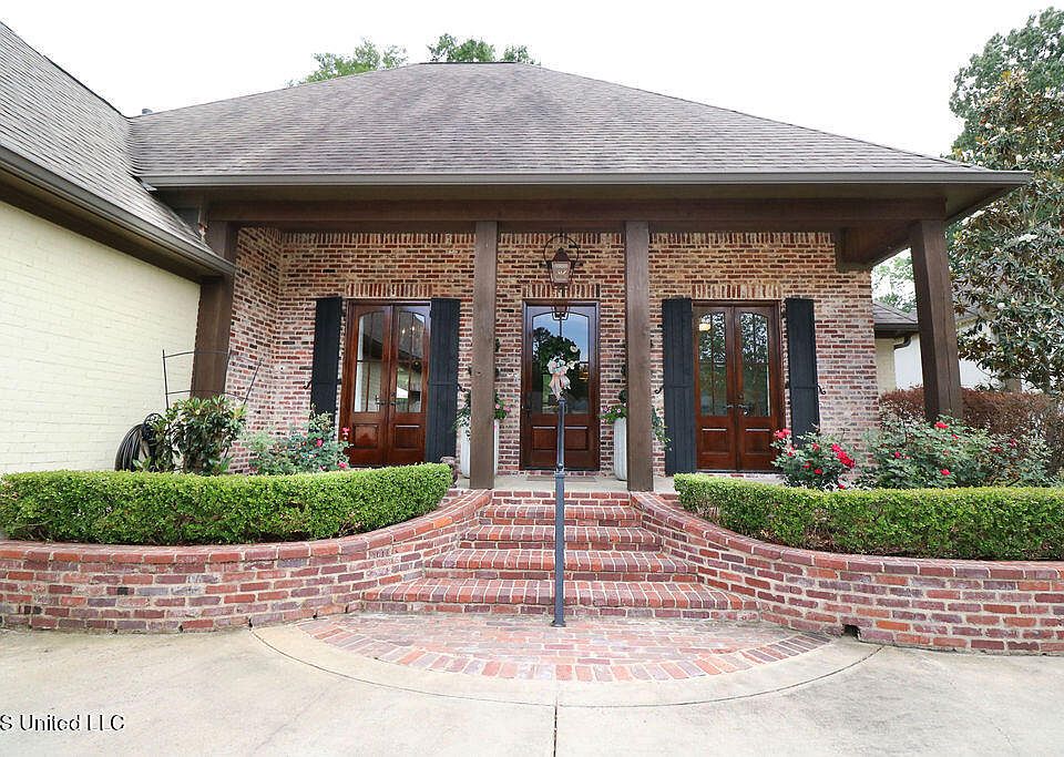 1st image of 157 Ironwood Plantation Blvd