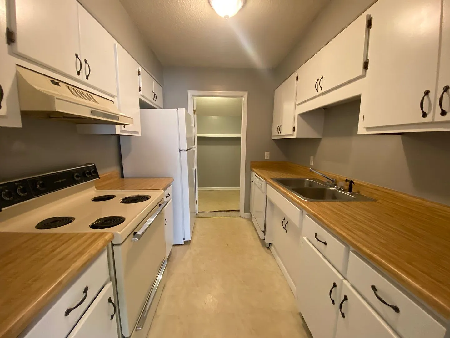 521 Heritage Place, Valdosta, 2BR/1BA — Photo 4