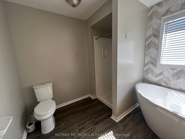 144 Meadowoak Cres — Photo 20