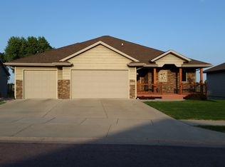 3400 N Galaxy Ln, Sioux Falls, SD 57107