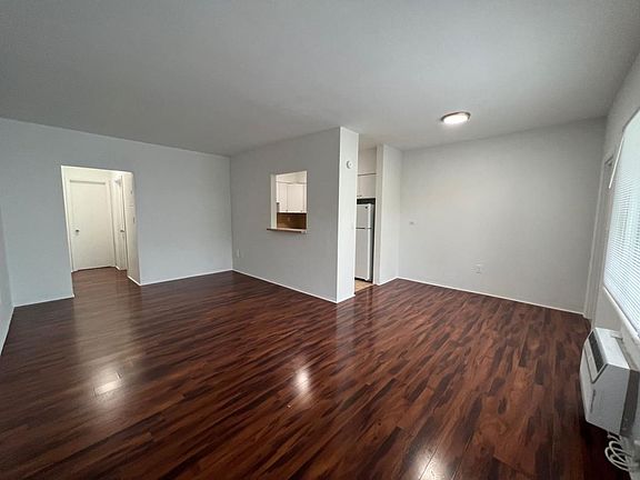 3rd image of 600 72nd St Unit 8-600-8