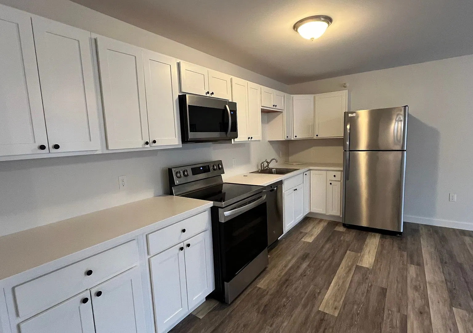 72 Upper Main Street — Photo 1