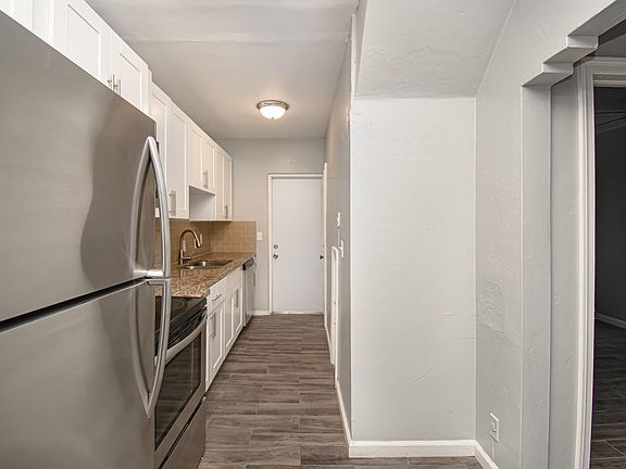 2nd image of 317 NE 13th Ave #3