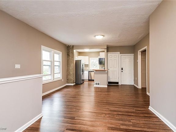 5th image of 1599 Orchard Grove Ave
